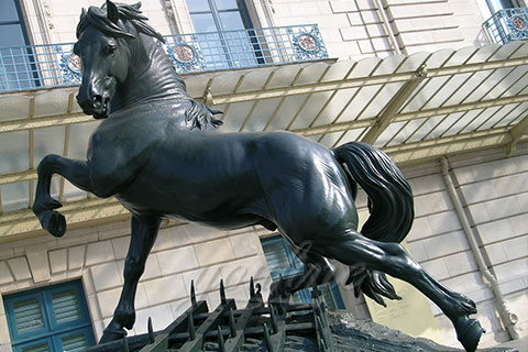decorated bronze jumping horse sculpture for garden